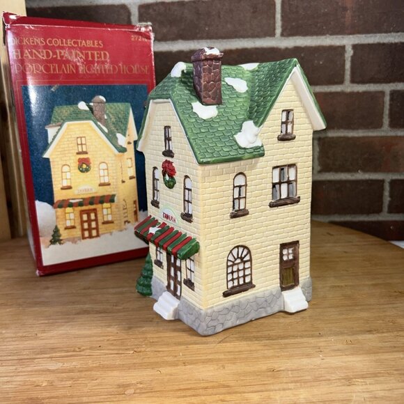 Vintage 1992 Dickens Collectibles Holiday Tavern Porcelain Village House in Box - Picture 2 of 8